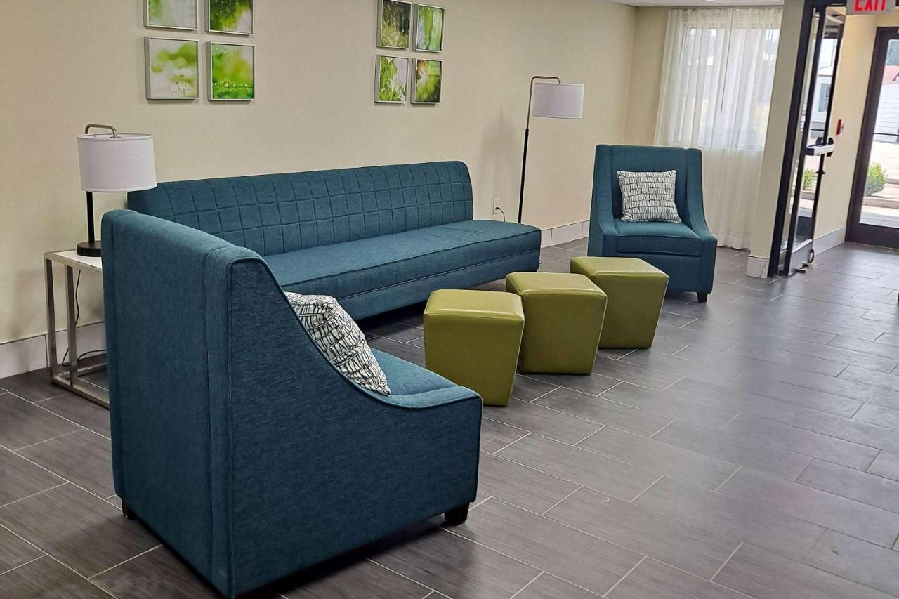 Days Inn By Wyndham Grayson Екстер'єр фото